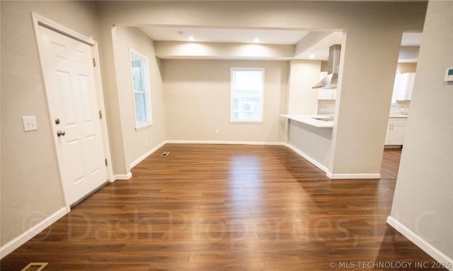821 S Quaker Avenue, Tulsa, OK 74120