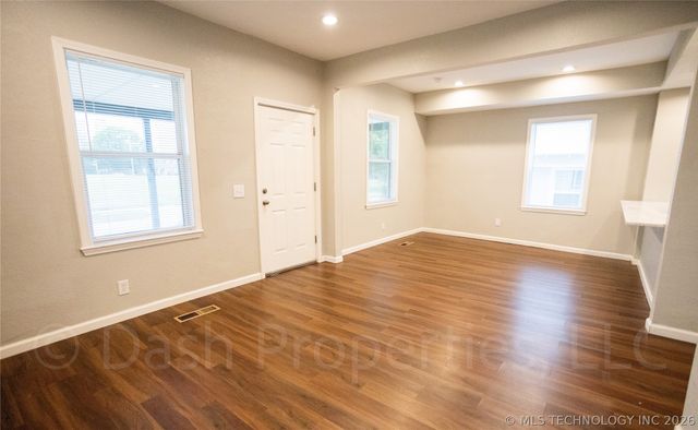 821 S Quaker Avenue, Tulsa, OK 74120