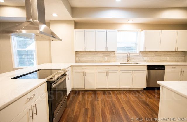821 S Quaker Avenue, Tulsa, OK 74120