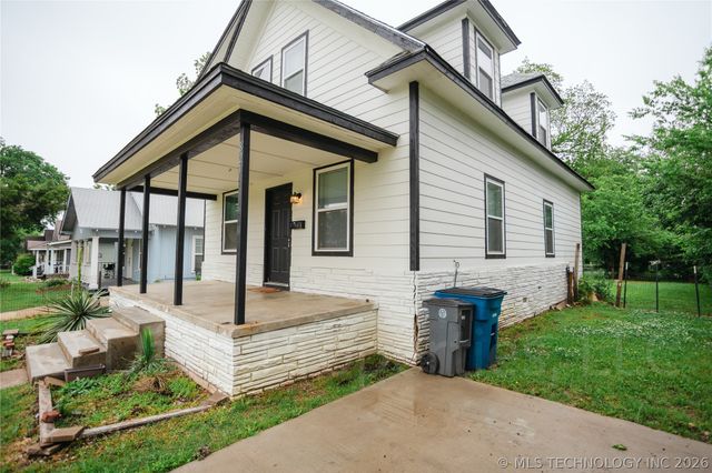821 S Quaker Avenue, Tulsa, OK 74120