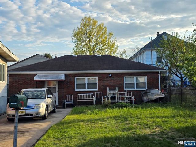 41 Charles Street, Lodi, NJ 07644