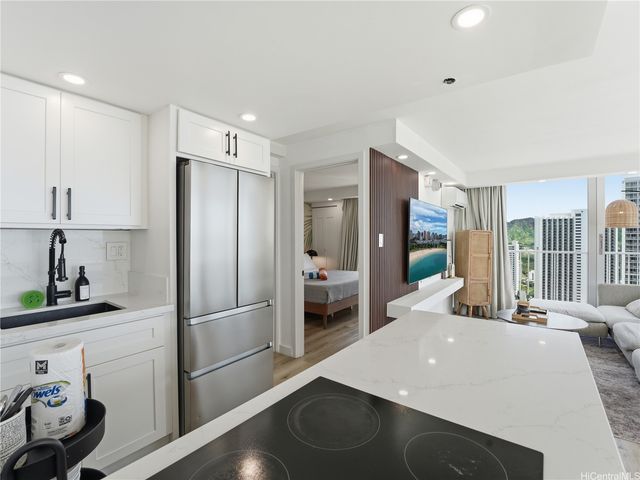 2427 Kuhio Avenue 3102, Honolulu, HI 96815