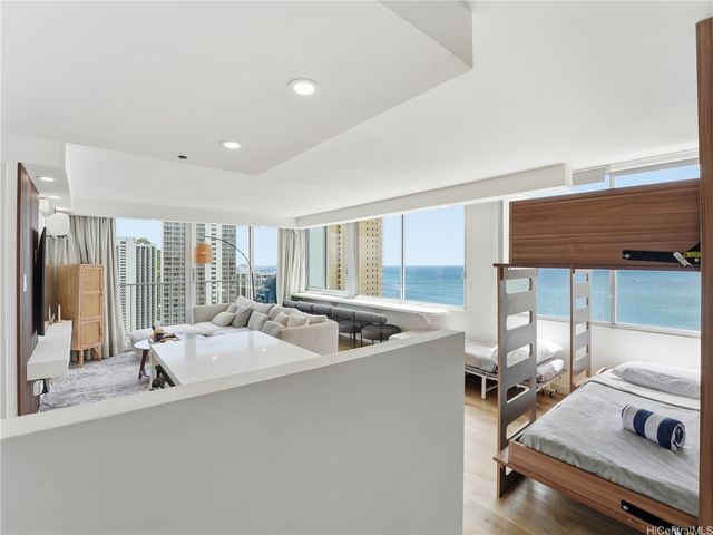 2427 Kuhio Avenue 3102, Honolulu, HI 96815