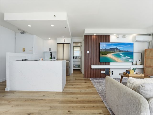 2427 Kuhio Avenue 3102, Honolulu, HI 96815
