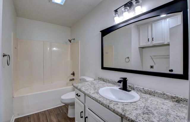 1905 Labette Manor Drive, Little Flock, AR 72205