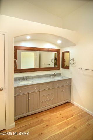 111 Red Mountain Court, Patagonia, AZ 85624