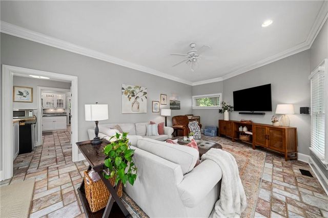 109 Peachtree Hills Avenue NE, Atlanta, GA 30305