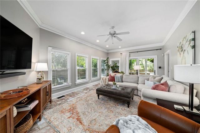 109 Peachtree Hills Avenue NE, Atlanta, GA 30305