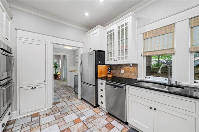 109 Peachtree Hills Avenue NE, Atlanta, GA 30305