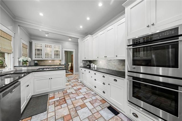 109 Peachtree Hills Avenue NE, Atlanta, GA 30305