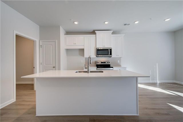 8098 Tiger Way, Riverdale, GA 30296