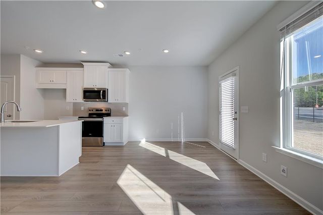 8098 Tiger Way, Riverdale, GA 30296