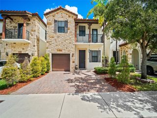10343 NW 70th Ln, Doral, FL 33178