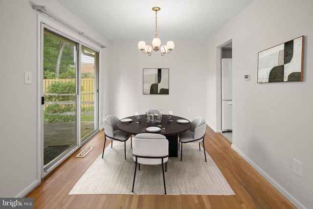 8308 MCNEIL ST, Vienna, VA 22180