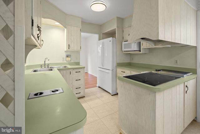 8308 MCNEIL ST, Vienna, VA 22180