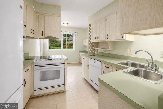 8308 MCNEIL ST, Vienna, VA 22180
