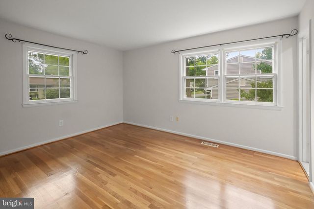 8308 MCNEIL ST, Vienna, VA 22180