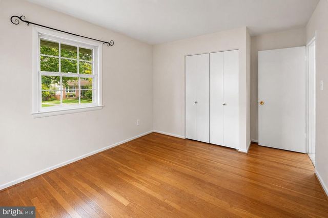 8308 MCNEIL ST, Vienna, VA 22180