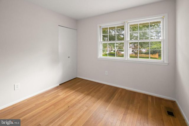 8308 MCNEIL ST, Vienna, VA 22180