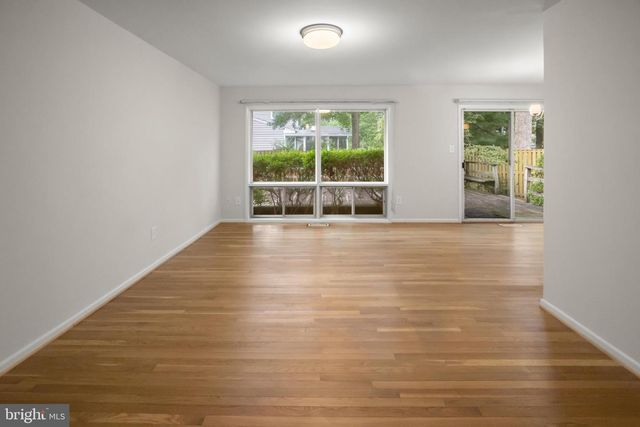 8308 MCNEIL ST, Vienna, VA 22180