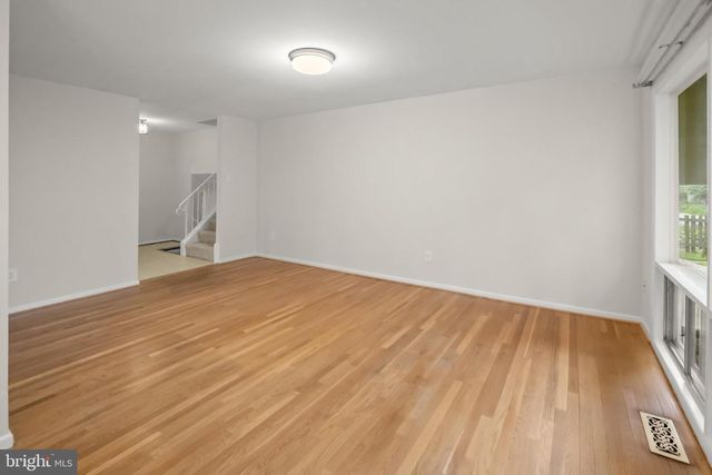 8308 MCNEIL ST, Vienna, VA 22180