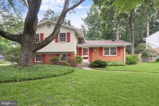 8308 MCNEIL ST, Vienna, VA 22180