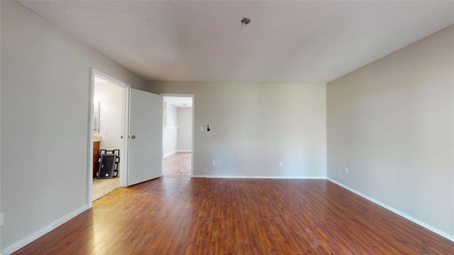 2139 Middle Creek Drive, Houston, TX 77339