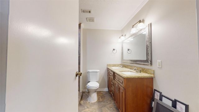 2139 Middle Creek Drive, Houston, TX 77339