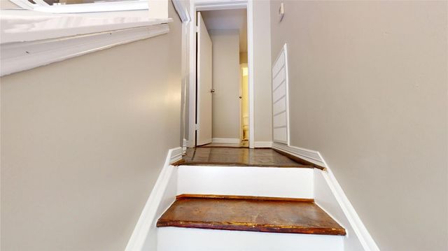 2139 Middle Creek Drive, Houston, TX 77339