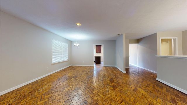 2139 Middle Creek Drive, Houston, TX 77339