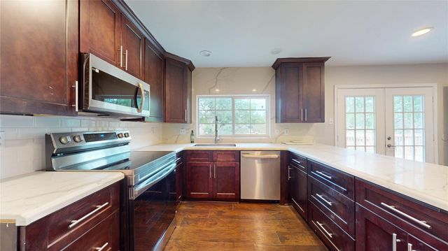 2139 Middle Creek Drive, Houston, TX 77339