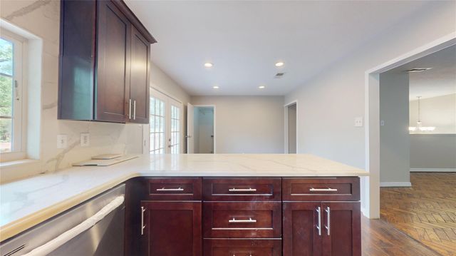 2139 Middle Creek Drive, Houston, TX 77339