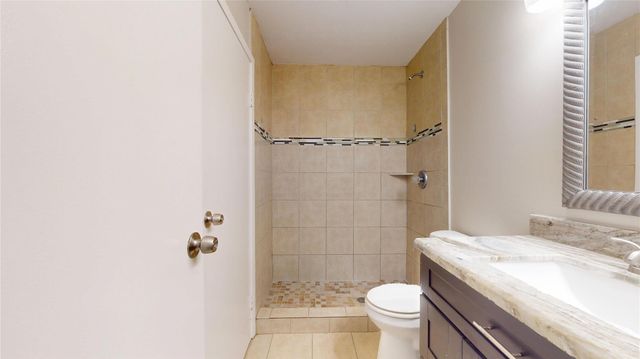 2139 Middle Creek Drive, Houston, TX 77339