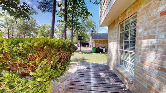2139 Middle Creek Drive, Houston, TX 77339
