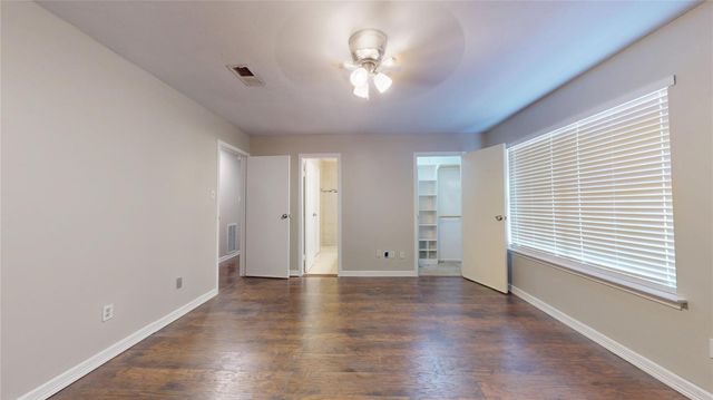 2139 Middle Creek Drive, Houston, TX 77339