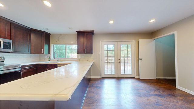 2139 Middle Creek Drive, Houston, TX 77339