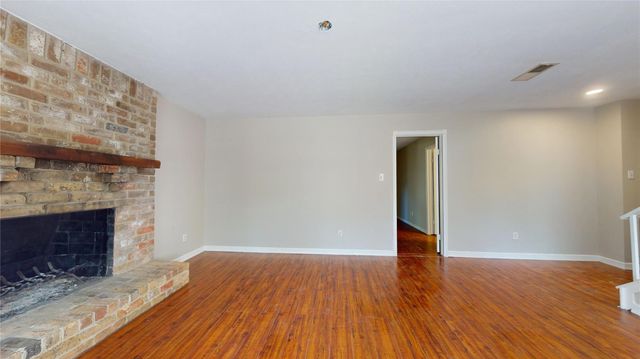 2139 Middle Creek Drive, Houston, TX 77339