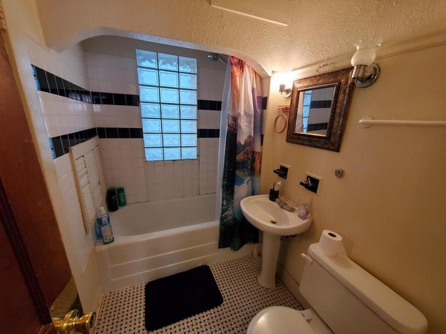 2600 N Humboldt BOULEVARD, Milwaukee, WI 53212