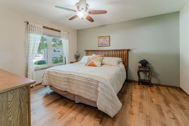 2355 HICKORY COURT, Oshkosh, WI 54901