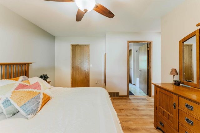2355 HICKORY COURT, Oshkosh, WI 54901