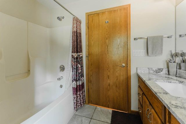 2355 HICKORY COURT, Oshkosh, WI 54901