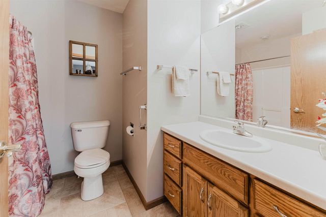 2355 HICKORY COURT, Oshkosh, WI 54901