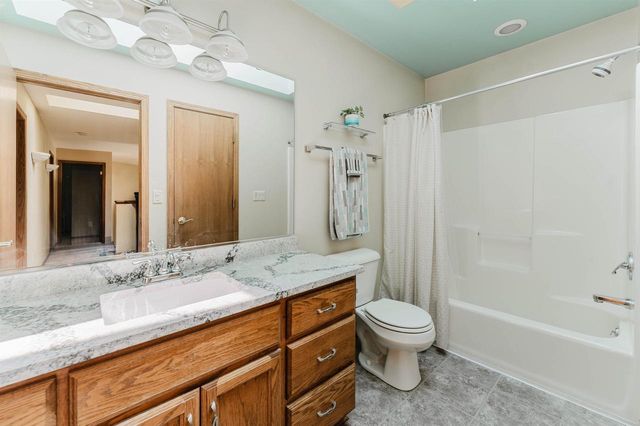 2355 HICKORY COURT, Oshkosh, WI 54901