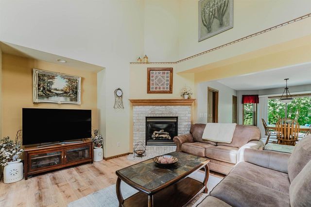 2355 HICKORY COURT, Oshkosh, WI 54901
