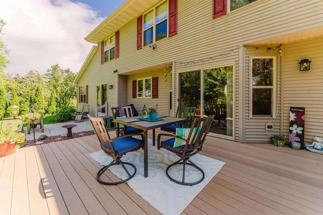 2355 HICKORY COURT, Oshkosh, WI 54901
