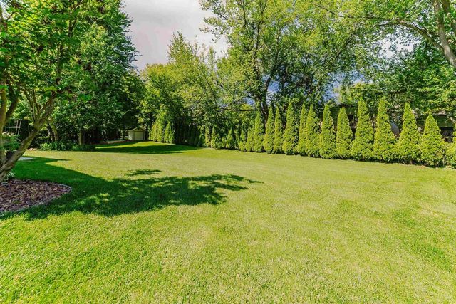 2355 HICKORY COURT, Oshkosh, WI 54901