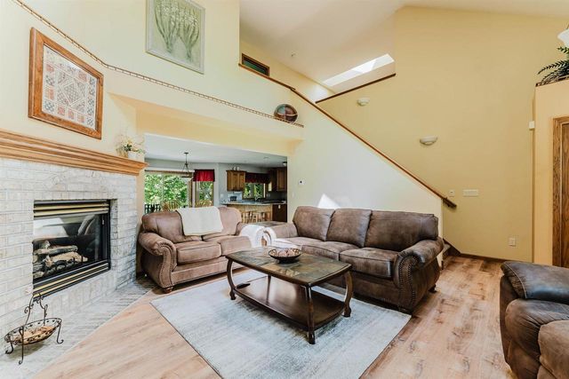 2355 HICKORY COURT, Oshkosh, WI 54901