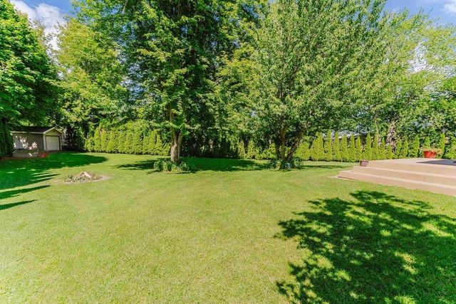 2355 HICKORY COURT, Oshkosh, WI 54901