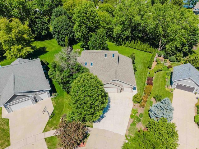 2355 HICKORY COURT, Oshkosh, WI 54901