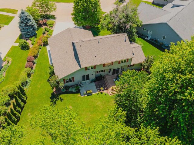 2355 HICKORY COURT, Oshkosh, WI 54901